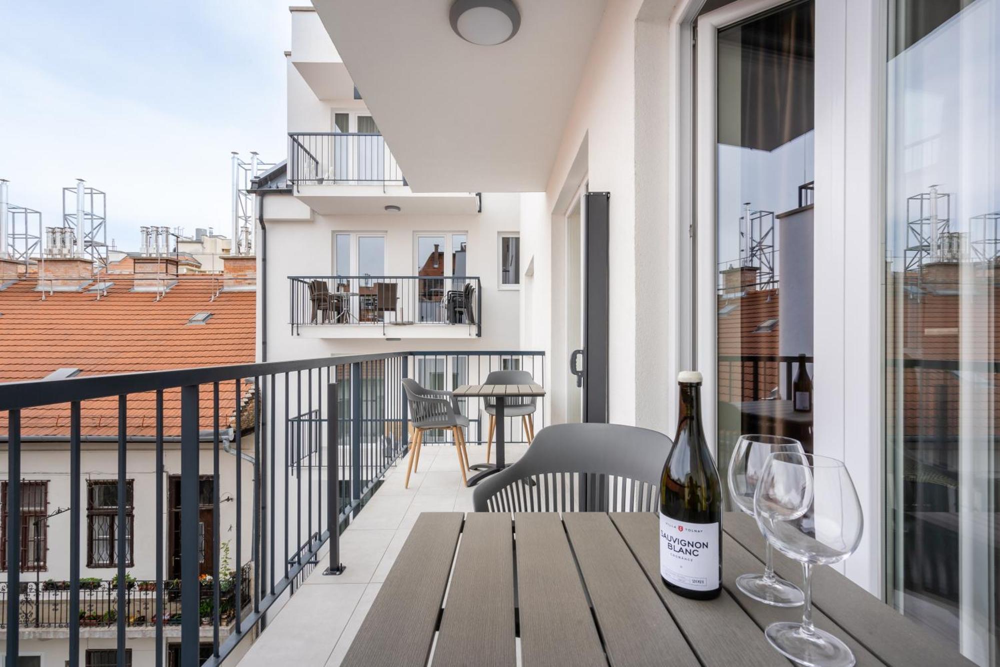 The Rose Garden Budapest Apartments Екстериор снимка