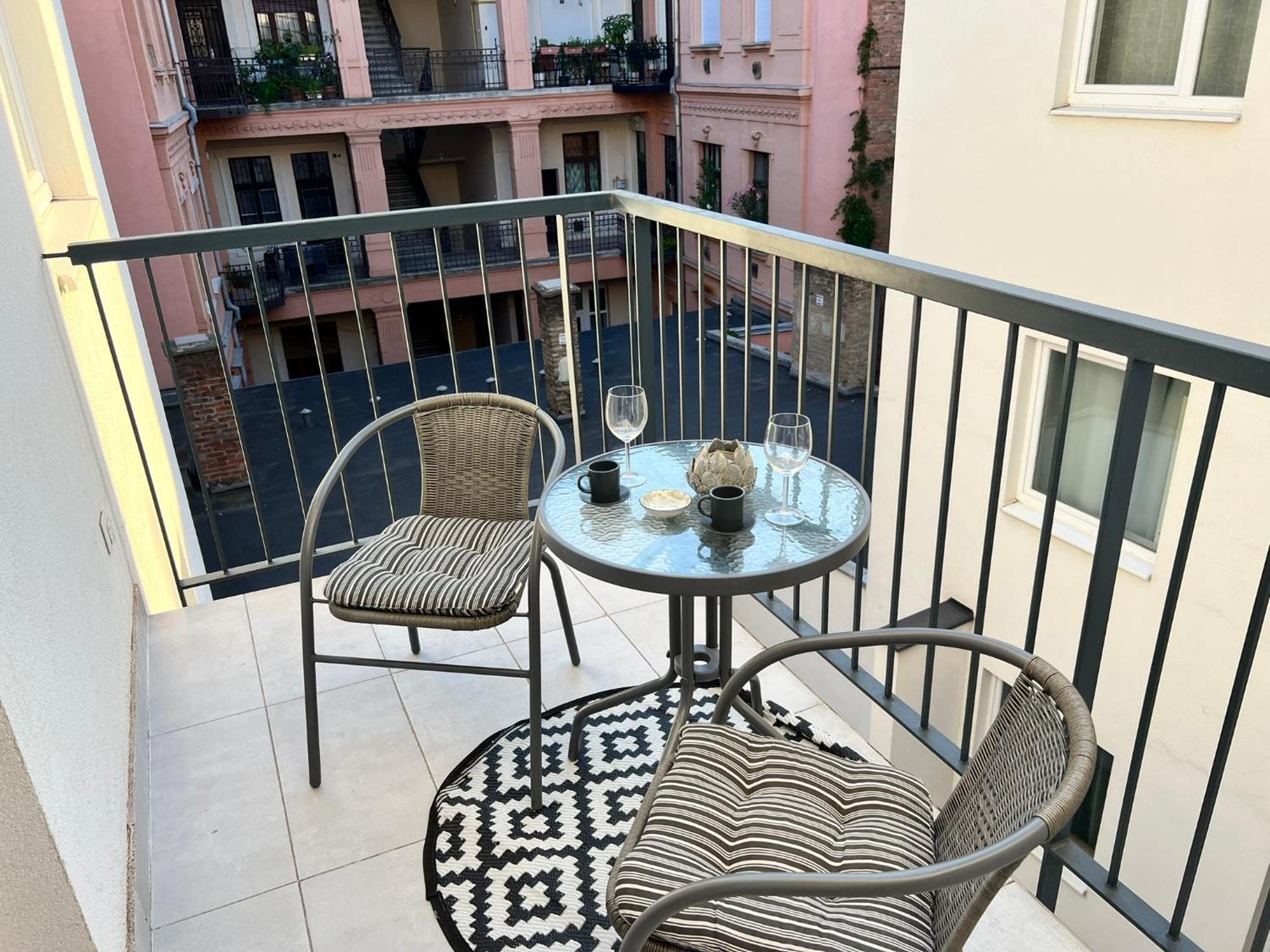 The Rose Garden Budapest Apartments Екстериор снимка